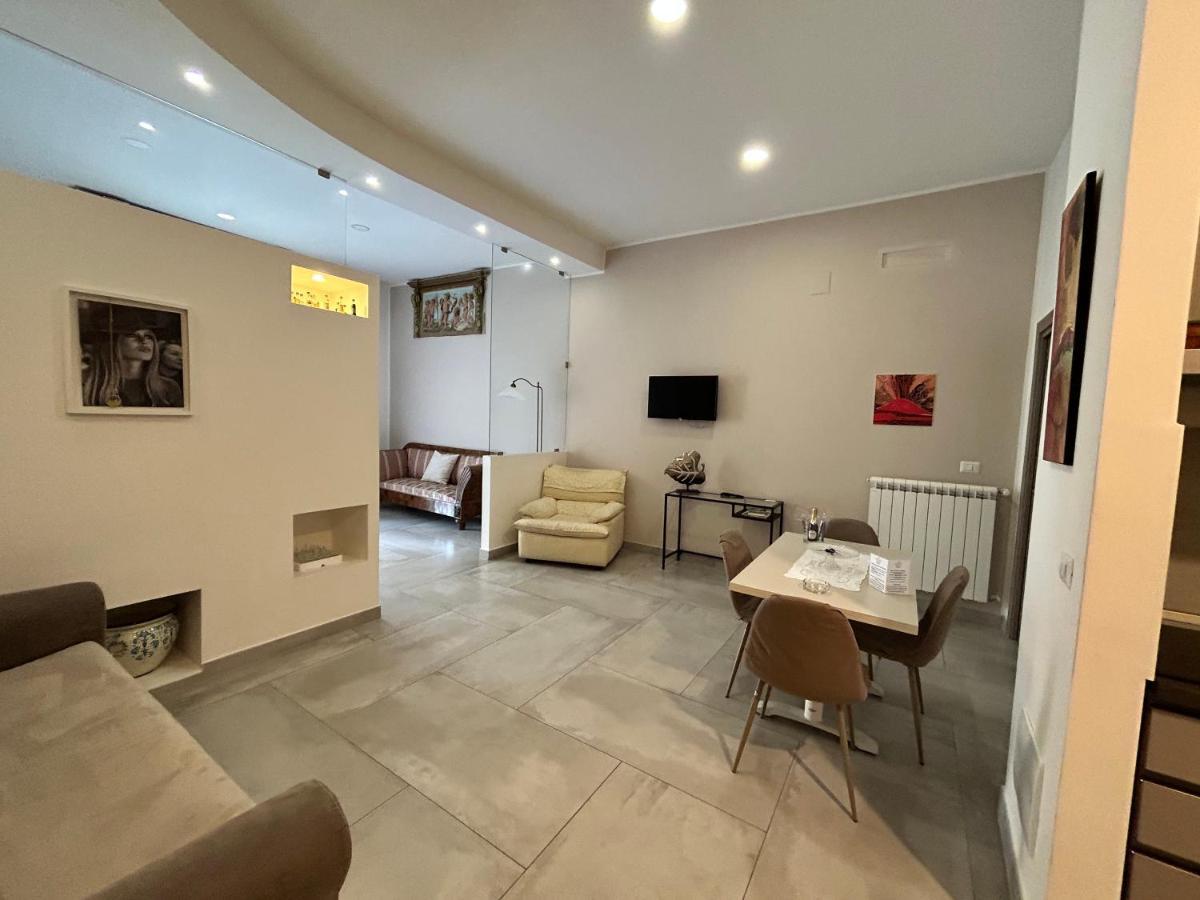 Questo Rinascimento Casa Brigitte Naples Extérieur photo